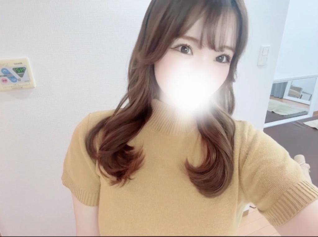 華村ゆあ