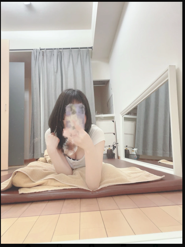 及川れな