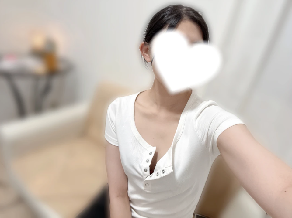 朝比奈にじ