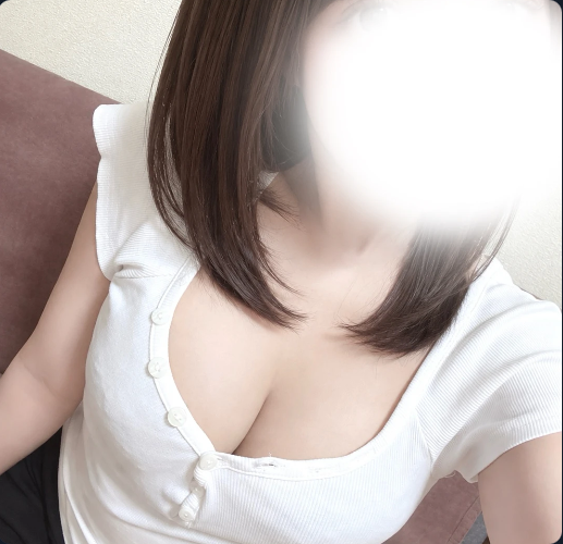 日比なぎさ