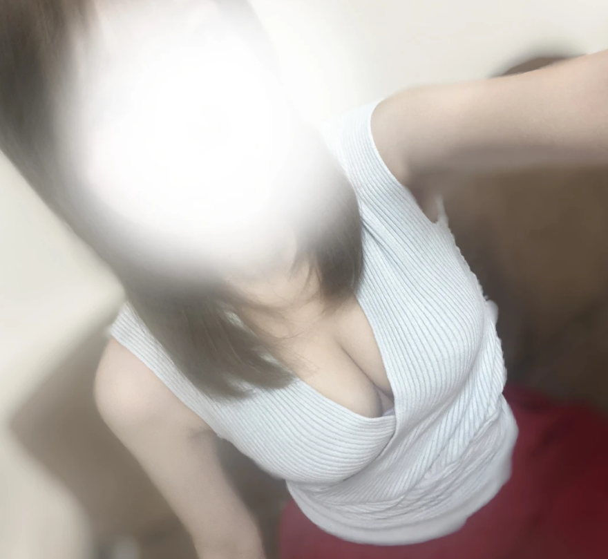 愛沢せいら